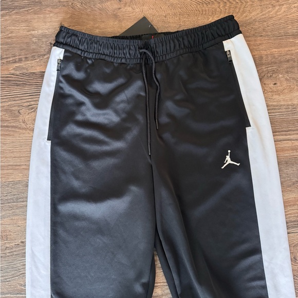 Jordan Men’s Zipper Tapered Black White Pants Jogger Large - Picture 2 of 4